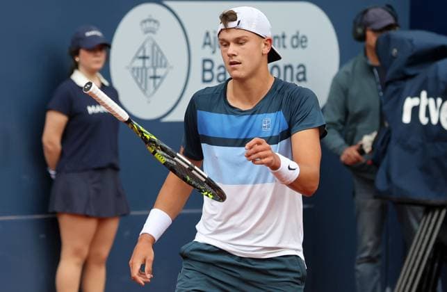 Barcelona Open Banc Sabadell 2025 - Day Three Holger Rune plays during the match against Sebastian Baez on Day Three of the Barcelona Open Banc Sabadell, 72nd Conde de Godo Trophy, at the Real Club Tennis Barcelona 1899, in Barcelona, Spain, on April 16, 2025. Barcelona Barcelona Spain  Copyright: xUrbanandsportx originalFilename:urbanandsport-runevbae250416_npTvG.jpg