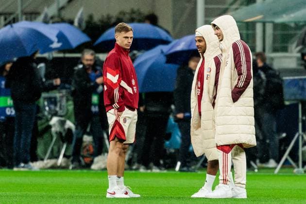 UEFA Champions League quarter-final Inter Milan FC Bayern Munich 16 04 2025 Court inspection Joshua Kimmich FC Bayern Munich, 6 , Serge Gnabry FC Bayern Munich, 7 UEFA Champions League quarter-final second leg Inter Milan FC Bayern Munich, Milan, San Siro on 16 04 2025 Copyright: xBEAUTIFULxSPORTS Wunderlx