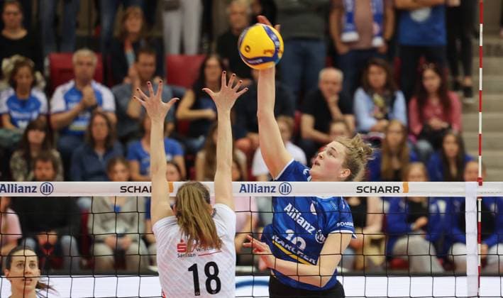 Stuttgart , Volleyball Womens Bundesliga PlayOffs Semifinal Game 3 , Allianz MTV Stuttgart vs Dresdner SC , Jolien Knollema Stgt