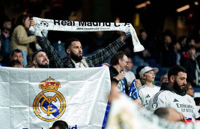 Real Madrid fans in the stands Real Madrid v Arsenal, UEFA Champions League, Quarter-Finals, 2nd Leg, Football, Santiago Bernabu Stadium, Madrid, Spain - 16 Apr 2025 EDITORIAL USE ONLY No use with unauthorised audio, video, data, fixture lists, club league logos or live services. Online in-match use limited to 120 images, no video emulation. No use in betting, games or single club league player publications. Copyright: xGokhanxTaner Shutterstockx 15253937a