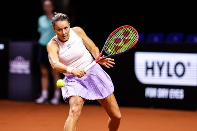 in the picture Tatjana Maria Tatjana Maria GER vs Ella Seidel GER GER, Porsche Tennis Grand Prix GP Stuttgart 2025, WTA500, 16 04 2025 GER, Porsche Tennis Grand Prix GP Stuttgart 2025, WTA500, 16 04 2025 Stuttgart Copyright: xEibner-Pressefoto RogerxBuerkex EP