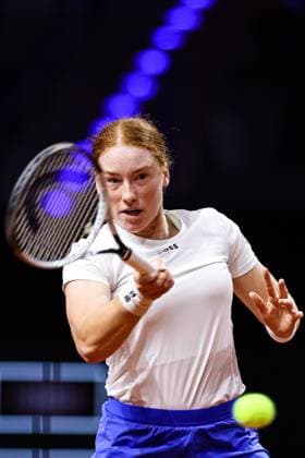 in the picture Ella Seidel Tatjana Maria GER vs Ella Seidel GER GER, Porsche Tennis Grand Prix GP Stuttgart 2025, WTA500, 16 04 2025 GER, Porsche Tennis Grand Prix GP Stuttgart 2025, WTA500, 16 04 2025 Stuttgart Copyright: xEibner-Pressefoto RogerxBuerkex EP