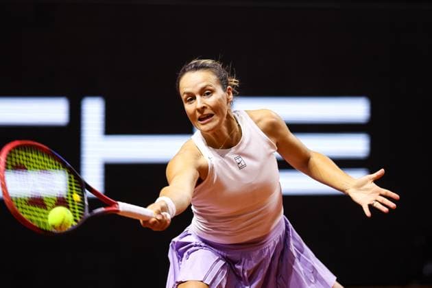 in the picture Tatjana Maria Tatjana Maria GER vs Ella Seidel GER GER, Porsche Tennis Grand Prix GP Stuttgart 2025, WTA500, 16 04 2025 GER, Porsche Tennis Grand Prix GP Stuttgart 2025, WTA500, 16 04 2025 Stuttgart Copyright: xEibner-Pressefoto RogerxBuerkex EP