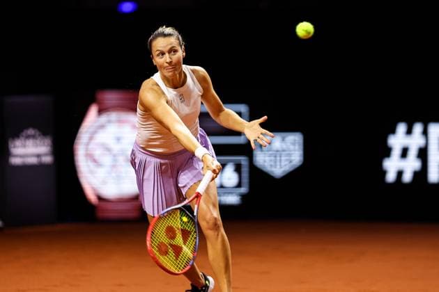 in the picture Tatjana Maria Tatjana Maria GER vs Ella Seidel GER GER, Porsche Tennis Grand Prix GP Stuttgart 2025, WTA500, 16 04 2025 GER, Porsche Tennis Grand Prix GP Stuttgart 2025, WTA500, 16 04 2025 Stuttgart Copyright: xEibner-Pressefoto RogerxBuerkex EP