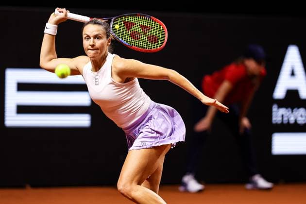 in the picture Tatjana Maria Tatjana Maria GER vs Ella Seidel GER GER, Porsche Tennis Grand Prix GP Stuttgart 2025, WTA500, 16 04 2025 GER, Porsche Tennis Grand Prix GP Stuttgart 2025, WTA500, 16 04 2025 Stuttgart Copyright: xEibner-Pressefoto RogerxBuerkex EP
