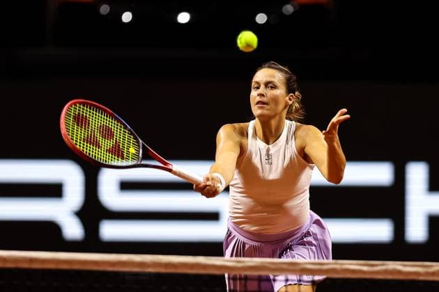 in the picture Tatjana Maria Tatjana Maria GER vs Ella Seidel GER GER, Porsche Tennis Grand Prix GP Stuttgart 2025, WTA500, 16 04 2025 GER, Porsche Tennis Grand Prix GP Stuttgart 2025, WTA500, 16 04 2025 Stuttgart Copyright: xEibner-Pressefoto RogerxBuerkex EP