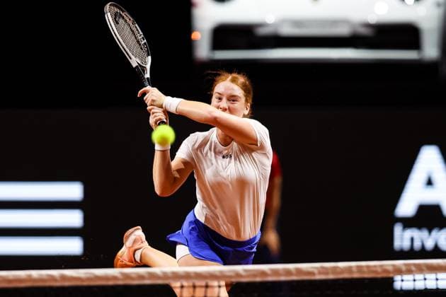 in the picture Ella Seidel Tatjana Maria GER vs Ella Seidel GER GER, Porsche Tennis Grand Prix GP Stuttgart 2025, WTA500, 16 04 2025 GER, Porsche Tennis Grand Prix GP Stuttgart 2025, WTA500, 16 04 2025 Stuttgart Copyright: xEibner-Pressefoto RogerxBuerkex EP