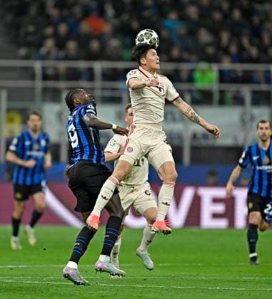 16 04 2025, Football UEFA Championsleague 2024 2025 quarter-final second leg, Inter Milan FC Bayern Munich, at Giuseppe Meazza Stadium Milan , f l Marcus Thuram Inter Milan vs Min jae Kim Bayern Munich, Minjae Kim DFL and DFB regulations prohibit any use of photographs as image sequences and or quasi video