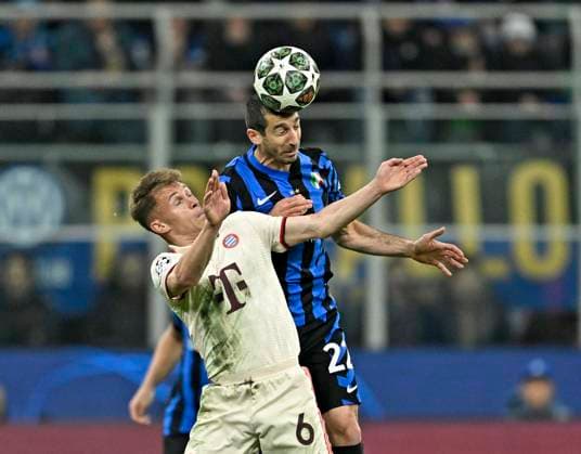 16 04 2025, Football UEFA Championsleague 2024 2025 quarter-final second leg, Inter Milan FC Bayern Munich, at Giuseppe Meazza Stadium Milan , v l Joshua Kimmich FC Bayern Munich vs Henrikh Mkhitaryan Inter Milan DFL and DFB regulations prohibit any use of photographs as image sequences and or quasi video