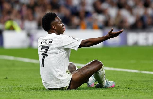 Vinicius Junior of Real Madrid shows a look of frustration Real Madrid v Arsenal, UEFA Champions League, Quarter-Finals, 2nd Leg, Football, Santiago Bernabu Stadium, Madrid, Spain - 16 Apr 2025 EDITORIAL USE ONLY No use with unauthorised audio, video, data, fixture lists, club league logos or live services. Online in-match use limited to 120 images, no video emulation. No use in betting, games or single club league player publications. Copyright: xRubenxAlbarran Shutterstockx 15253938aa