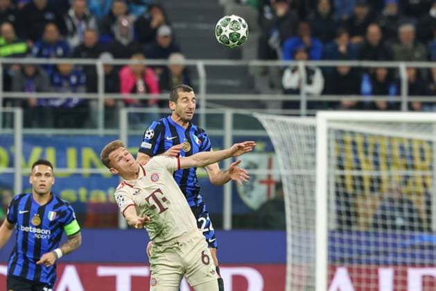 Joshua Kimmich FC Bayern Muenchen and Henrikh Mkhiataryan 22 Inter Milan v l in duel, Inter Milan vs FC Bayern Muenchen, Football, Champions League, Quarter-final, Second leg, 16 04 2025 Copyright: xkolbert-press ChristianxKolbertx