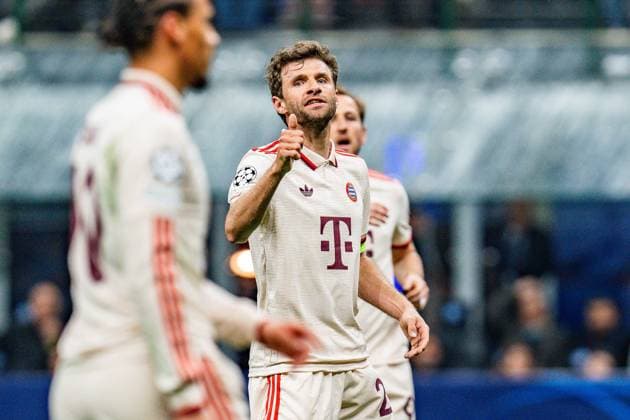 16 04 2025, Inter Milan vs FC Bayern Munich, UEFA Champions League, quarter-final second leg Thomas Müller FC Bayern Muenchen, 25 thumbs up satisfied Copyright: xBahhoxKarax