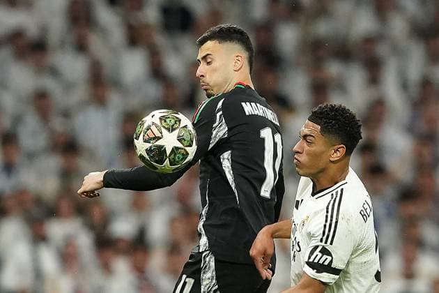 Real Madrid CF s Jude Bellingham (r) and Arsenal FC s Gabriel Martinelli during Champions League 2024 2025 Round of 8 2nd leg match. April 16,2025. (202504161053)