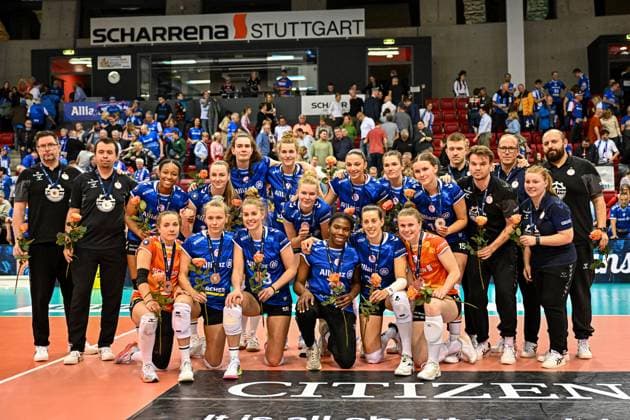 DVL Allianz MTV Stuttgart Dresdner SC 16 04 2025 DVL, Volleyball, 1 Bundesliga, Women, Season 2024 25, Playoff, Semifinal, Allianz MTV Stuttgart in Blue , against Dresdner SC in White Red , Bronze Medal in the German Championship Copyright: xBEAUTIFULxSPORTS TomxBlochx