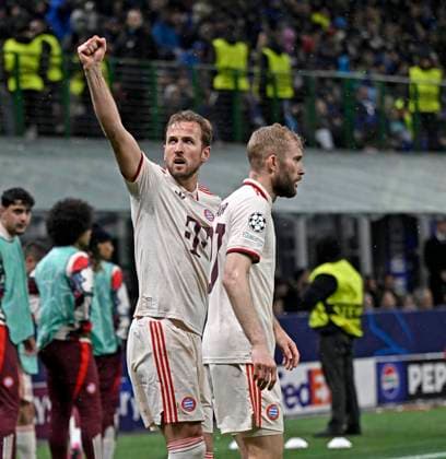16 04 2025, Football UEFA Championsleague 2024 2025 quarter-final second leg, Inter Milan FC Bayern Munich, at Giuseppe Meazza Stadium Milan , Goal celebration of Harry Kane FC Bayern Munich and Konrad Laimer FC Bayern Munich DFL and DFB regulations prohibit any use of photographs as image sequences and or quasi video