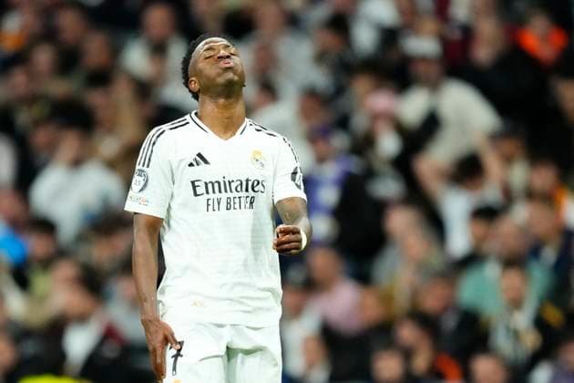 Real Madrid C.F. v Arsenal FC - UEFA Champions League 2024 25 Quarter Final Second Leg Vinicius Junior left winger of Real Madrid and Brazil lament a failed occasion during the UEFA Champions League 2024 25 Quarter Final Second Leg match between Real Madrid C.F. and Arsenal FC at Estadio Santiago Bernabeu on April 16, 2025 in Madrid, Spain. Madrid Spain  Copyright: xJosexBretonx originalFilename:bretonhernandez-realmadr250416_np4vA.jpg