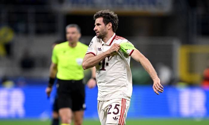 FOOTBALL CHAMPIONS LEAGUE SEASON 2024 2025 Quarter-final second leg Inter Milan FC Bayern Muenchen 16 04 2025 Thomas Mueller FC Bayern Muenchen pulls up the captains armband again, and rightly so