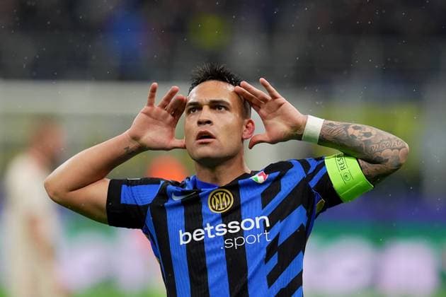 Inter Milan™s Lautaro Martinez celebrates after scoring 2-1 during the Uefa Champions League soccer match between Inter and Bayern Munich at San Siro Stadium in Milan , North Italy - , Wednesday April 16, 2025 . - Soccer  Copyright: xSpada LaPressex