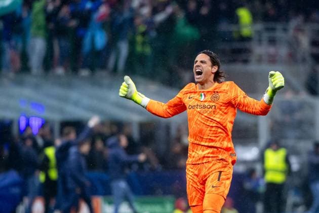 Yann Sommer Inter Milan, 01 celebrates the goal for 2 1, ITA, Inter Milan vs FC Bayern Muenchen, Football, UEFA Champions League, quarter-final second leg, 2024 2025 season, 16 04 2025 ITA, Inter Milan vs FC Bayern Muenchen, Football, UEFA Champions League, quarter-final second leg, 2024 2025 season, 16 04 2025 Milano Copyright: xEibner-Pressefoto Memmlerx EP_MMR