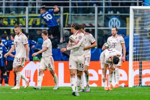 16 04 2025, Inter Milan vs FC Bayern Munich, UEFA Champions League, quarter-final second leg goal for 1 1 by Lautaro Martinez Inter Milan, 10 here Leroy Sane FC Bayern Muenchen, 10 unhappy sad unhappy Copyright: xBahhoxKarax