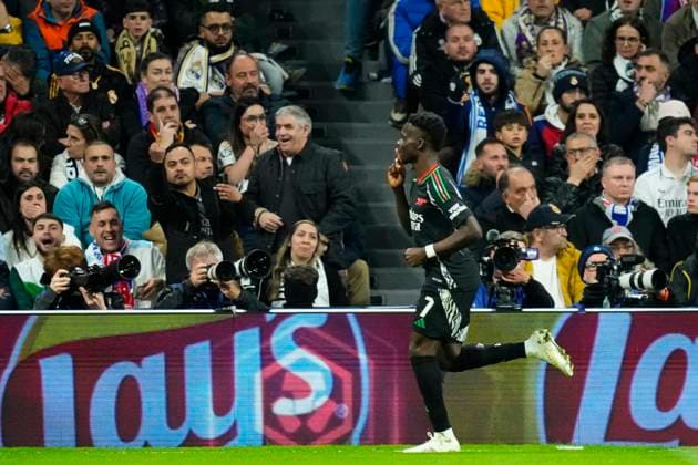 Real Madrid C.F. v Arsenal FC - UEFA Champions League 2024 25 Quarter Final Second Leg Bukayo Saka right winger of Arsenal and England celebrates after scoring his sides first goal during the UEFA Champions League 2024 25 Quarter Final Second Leg match between Real Madrid C.F. and Arsenal FC at Estadio Santiago Bernabeu on April 16, 2025 in Madrid, Spain. Madrid Spain  Copyright: xJosexBretonx originalFilename:bretonhernandez-realmadr250416_npWX5.jpg