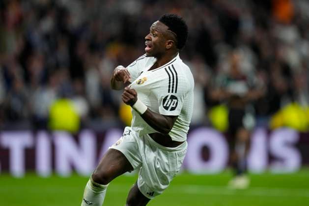 ESP: Real Madrid - Arsenal FC. UEFA Champions League match. Quarter-finals. Second leg. Vinicius Jr of Real Madrid CF celebrates the 1-1 during the UEFA Champions League match, Quarter-finals, second leg, between Real Madrid and Arsenal FC played at Santiago Bernabeu Stadium on April 16, 2025 in Madrid Spain. kpng Copyright: xCesarxCebollax xPRESSINPHOTOx PS_250416_RMA_ARS_082