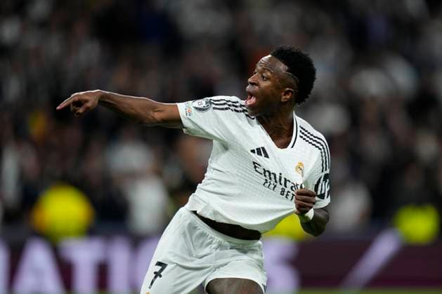 ESP: Real Madrid - Arsenal FC. UEFA Champions League match. Quarter-finals. Second leg. Vinicius Jr of Real Madrid CF celebrates the 1-1 during the UEFA Champions League match, Quarter-finals, second leg, between Real Madrid and Arsenal FC played at Santiago Bernabeu Stadium on April 16, 2025 in Madrid Spain. kpng Copyright: xCesarxCebollax xPRESSINPHOTOx PS_250416_RMA_ARS_084