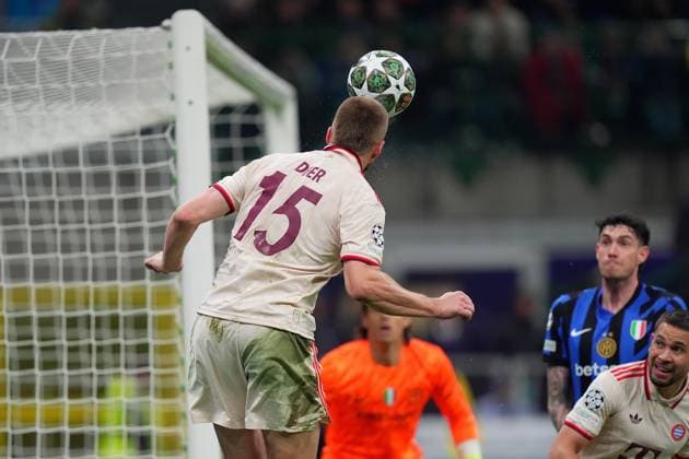Bayern s Eric Dier scores 2-2 during the Uefa Champions League soccer match between Inter and Bayern Munich at San Siro Stadium in Milan , North Italy - , Wednesday April 16, 2025 . - Soccer  Copyright: xSpada LaPressex