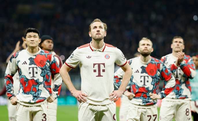 Disappointment, dejected, depressed, frustrated, disappointed, looking disappointed, dissapointed v l Min jae Kim FC Bayern Muenchen, 3 , Harry Kane FC Bayern Muenchen, 9 , Konrad Laimer FC Bayern Muenchen, 27 and Leon Goretzka FC Bayern Muenchen, 8 , 16 04 2025, Football, UEFA Champions League, quarter-final second leg, Inter Milan Bayern Muenchen, ITA, Milan, San Siro Copyright: HMBxMedia xHeikoxBecker