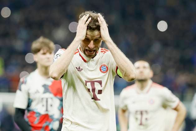 Disappointment, dejected, depressed, frustrated, disappointed, looking disappointed, dissapointed at Thomas Mueller FC Bayern Muenchen, 25 16 04 2025, Football, UEFA Champions League, quarter-final second leg, Inter Milan Bayern Muenchen, ITA, Milan, San Siro Copyright: HMBxMedia xHeikoxBecker