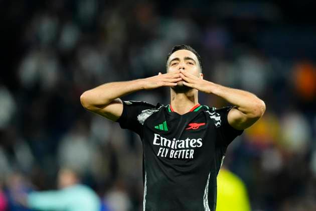 Real Madrid C.F. v Arsenal FC - UEFA Champions League 2024 25 Quarter Final Second Leg Mikel Merino central midfield of Arsenal and Spain celebrates the victory after winning the UEFA Champions League 2024 25 Quarter Final Second Leg match between Real Madrid C.F. and Arsenal FC at Estadio Santiago Bernabeu on April 16, 2025 in Madrid, Spain. Madrid Spain  Copyright: xJosexBretonx originalFilename:bretonhernandez-realmadr250416_npLTn.jpg