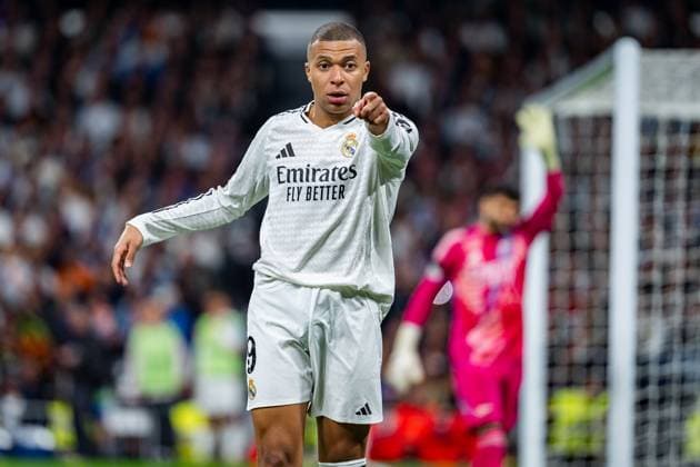 Real Madrid CF vs Arsenal FC - UEFA Champions League 2024 25 Quarter Final Second Leg Kylian Mbappe of Real Madrid CF is seen during the UEFA Champions League 2024 25 Quarter Final Second Leg match between Real Madrid C.F. and Arsenal FC at Estadio Santiago Bernabeu on April 16, 2025 in Madrid, Spain. Madrid Estadio Santiago Bernabeu Madrid Spain Copyright: xAlbertoxGardinx AGardin_20250416_Football_Champions_Real_Madrid_Arsenal_0318