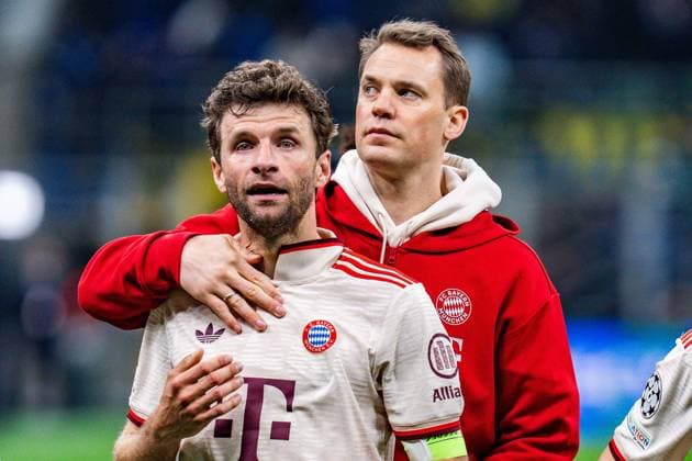 16 04 2025, Inter Milan vs FC Bayern Munich, UEFA Champions League, quarter-final second leg Thomas Müller FC Bayern Munich, 25 dissatisfied unhappy annoyed angry sad facial expressions gestures here with Manuel Neuer FC Bayern Munich, 1 Copyright: xBahhoxKarax