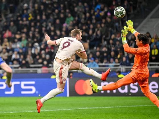 Harry Kane FC Bayern Muenchen and goalkeeper Yann Sommer FC Internazionale Milano battle for the ball during the UEFA Champions League 2024 25 Quarter Final Second Leg match between FC Internazionale Milano and FC Bayern München at San Siro on April 16, 2025 in Milan, Italy Photo by Harry Langer DeFodi Images