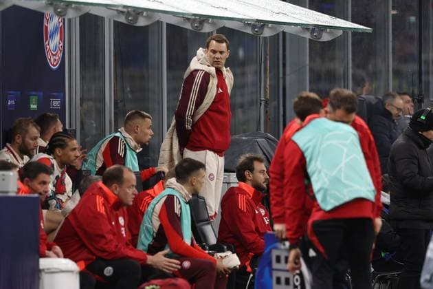 disappointment at Manuel Neuer 1 FC Bayern Muenchen on the bench, Inter Milan vs FC Bayern Muenchen, football, Champions League, quarter-final, second leg, 16 04 2025 Milan Lombardy Italy Copyright: xkolbert-press ChristianxKolbertx