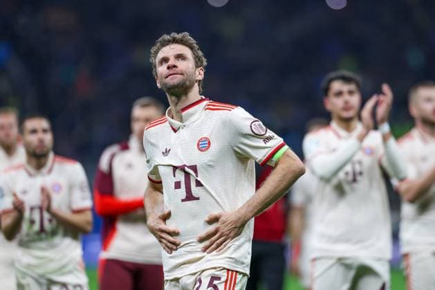 disappointment for Thomas Mueller 25 FC Bayern Muenchen after the final whistle, Inter Milan vs FC Bayern Muenchen, football, Champions League, quarter-final, second leg, 16 04 2025 Milan Lombardy Italy Copyright: xkolbert-press ChristianxKolbertx