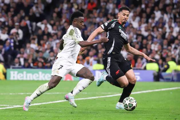 UEFA Champions League soccer match Real Madrid vs Arsenal at Santiago Bernabeu stadium in Madrid. Spain 16 April 2025 Vinicius Jr and Saliba 900 Cordon Press  900 CordonxPress LOF - Real Madrid vs Arsenal