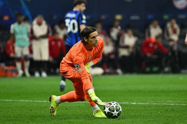 CALCIO - UEFA Champions League - Inter - FC Internazionale vs Bayern Munich Yann Sommer of F.C. Inter is in action during the UEFA Champions League 2024 25 Quarter Final Second Leg match between FC Internazionale Milano and FC Bayern Munchen at San Siro Stadium on April 16, 2025 in Milan, Italy Milan Italy  Copyright: xIPAxSport ABACAx