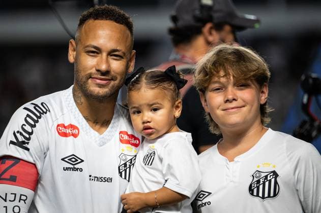Bilder des Jahres 2025, Sport 04 April Sport Bilder des Tages Fußball, FC Santos - Atletico Mineiro SANTOS vs ATLETICO-MG - BRASILEIRO 2025 SANTOS, BRAZIL - APRIL 16 - Neymar of Santos in action during the Match between Santos versus AtlÃ tico-MG valid for the fourth round of the Campeonato Brasileiro, held at Vila Belmiro today April 16. SANTOS SAO PAULO BRAZIL Copyright: xREBECAxSCHUMACKERx