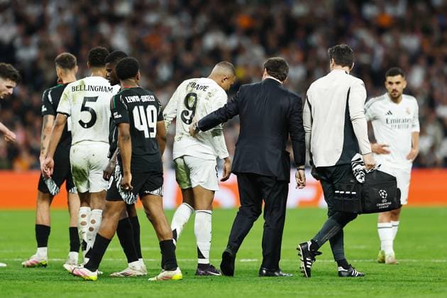 Sport Bilder des Tages Fußball, CL, Real Madrid - FC Arsenal Kylian Mbappe (Real), APRIL 16, 2025 - Football Soccer : Mbappe injury during UEFA Champions League Quarter-finals 2nd leg match between Real Madrid CF 1-2 Arsenal FC at the Estadio Santiago Bernabeu in Madrid, Spain. Noxthirdxpartyxsales  (287881326)