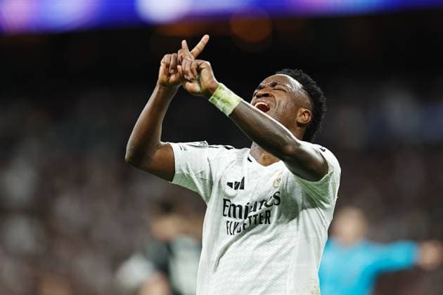 Fußball, CL, Real Madrid - FC Arsenal Vinicius Junior (Real), APRIL 16, 2025 - Football Soccer : Vinicius protests the decision during UEFA Champions League Quarter-finals 2nd leg match between Real Madrid CF 1-2 Arsenal FC at the Estadio Santiago Bernabeu in Madrid, Spain. Noxthirdxpartyxsales  (287881420)