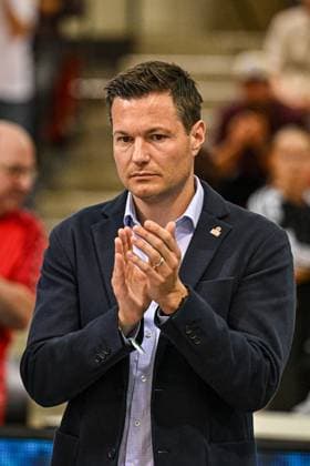 DVL Allianz MTV Stuttgart Dresdner SC 16 04 2025 DVL, Volleyball, 1 Bundesliga, Women, Season 2024 25, Playoff, Semifinal, Allianz MTV Stuttgart in Blue , against Dresdner SC in White Red , NIco Helwerth, President MTV Stuttgart, Copyright: xBEAUTIFULxSPORTS TomxBlochx