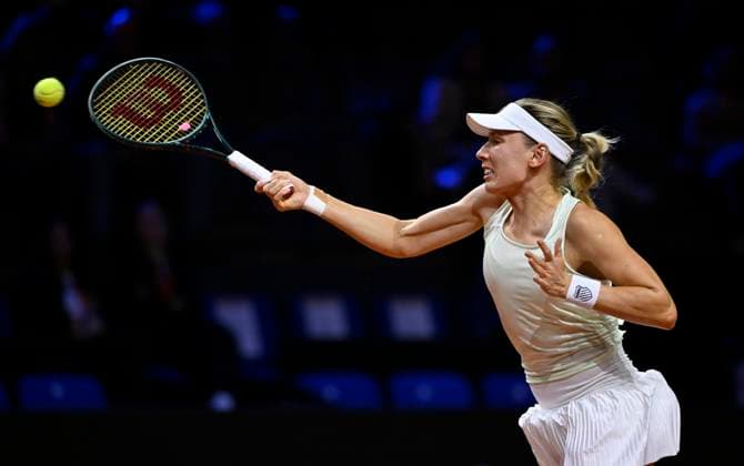 Ekaterina Alexandrova RUS Action Tennis Ladies Porsche Cup Porsche Tennis Grand Prix GP Stuttgart 2025 Porsche Arena 17 04 2024 DFL REGULATIONS PROHIBIT ANY USE OF PHOTOGRAPHS AS IMAGE SEQUENCES AND OR QUASI VIDEO Tennis Ladies Porsche Cup Porsche Tennis Grand Prix GP Stuttgart 2025