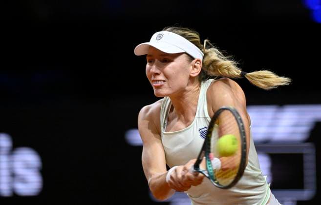 Ekaterina Alexandrova RUS Action Tennis Ladies Porsche Cup Porsche Tennis Grand Prix GP Stuttgart 2025 Porsche Arena 17 04 2024 DFL REGULATIONS PROHIBIT ANY USE OF PHOTOGRAPHS AS IMAGE SEQUENCES AND OR QUASI VIDEO Tennis Ladies Porsche Cup Porsche Tennis Grand Prix GP Stuttgart 2025