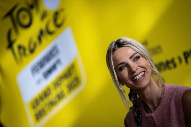 à 100 jours du grand départ du Tour de France Femme PHOTOPQR LE TELEGRAMME Vincent Le Guern ; ; 17 04 2025 ; Vannes (56) 17-04-2025 : à 100 jours du grand départ du Tour de France Femmes, Marion Rousse, directrice de l épreuve, était à Vannes pour lancer le compte à rebours Vannes, France, april 17th 2025. 100 days before the start of the cycling race Women s Tour de France France  Copyright: xPHOTOPQR LExTELEGRAMME MAXPPPxVincentxLexGuernx 20250417TGB8500 20250417TGB8500