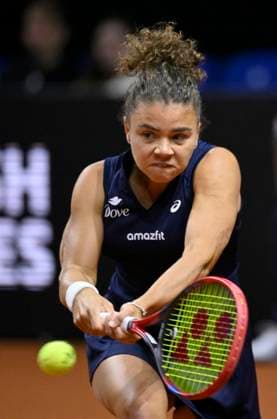 Jasmine Paolini ITA Action Tennis Ladies Porsche Cup Porsche Tennis Grand Prix GP Stuttgart 2025 Porsche Arena 17 04 2024 DFL REGULATIONS PROHIBIT ANY USE OF PHOTOGRAPHS AS IMAGE SEQUENCES AND OR QUASI VIDEO Tennis Ladies Porsche Cup Porsche Tennis Grand Prix GP Stuttgart 2025