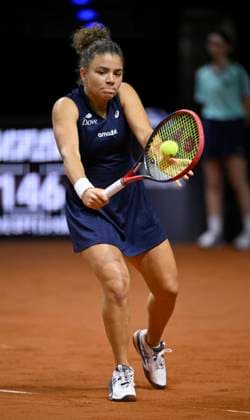 Jasmine Paolini ITA Action Tennis Ladies Porsche Cup Porsche Tennis Grand Prix GP Stuttgart 2025 Porsche Arena 17 04 2024 DFL REGULATIONS PROHIBIT ANY USE OF PHOTOGRAPHS AS IMAGE SEQUENCES AND OR QUASI VIDEO Tennis Ladies Porsche Cup Porsche Tennis Grand Prix GP Stuttgart 2025