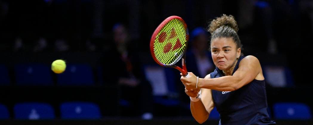 Jasmine Paolini ITA Action Tennis Ladies Porsche Cup Porsche Tennis Grand Prix GP Stuttgart 2025 Porsche Arena 17 04 2024 DFL REGULATIONS PROHIBIT ANY USE OF PHOTOGRAPHS AS IMAGE SEQUENCES AND OR QUASI VIDEO Tennis Ladies Porsche Cup Porsche Tennis Grand Prix GP Stuttgart 2025