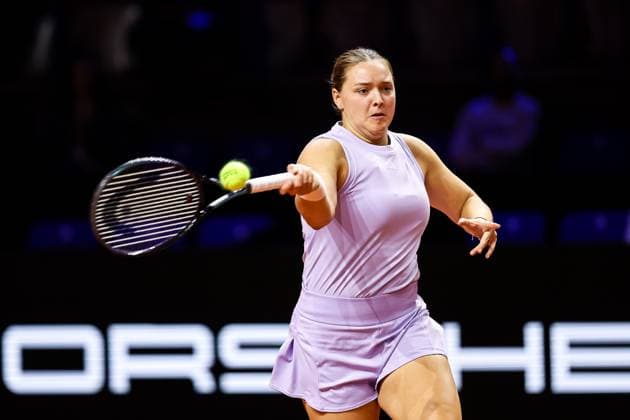 in the picture Jule Niemeier Jule Niemeier GER vs Jasmine Paolini ITA GER, Porsche Tennis Grand Prix GP Stuttgart 2025, WTA500, 17 04 2025 GER, Porsche Tennis Grand Prix GP Stuttgart 2025, WTA500, 17 04 2025 Stuttgart Copyright: xEibner-Pressefoto RogerxBuerkex EP