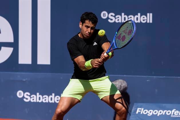 April 17, 2025, Barcelona, Barcelona, Spain: Jauma Munar of Spain in actions against Karen Khachanov of Russia during the round of 16 tennis match of the Barcelona Open Banc Sabadell - Conde Godo 2025 Day 4 at Real Club De Tenis Barcelona on April 17, 2025 in Barcelona, Spain. Barcelona Spain - ZUMAa181 20250417_zaa_a181_018 Copyright: xJavierxBorregox